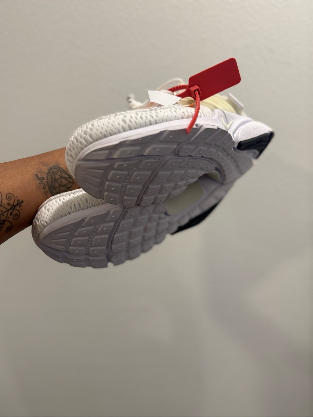 Nike Off-White Presto Sneakers - Picture 12 of 14